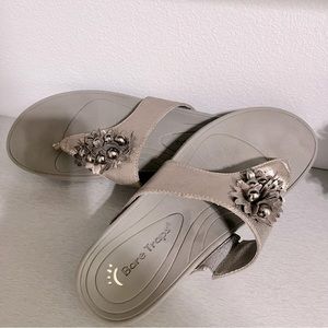 BareTraps size 9.5/10